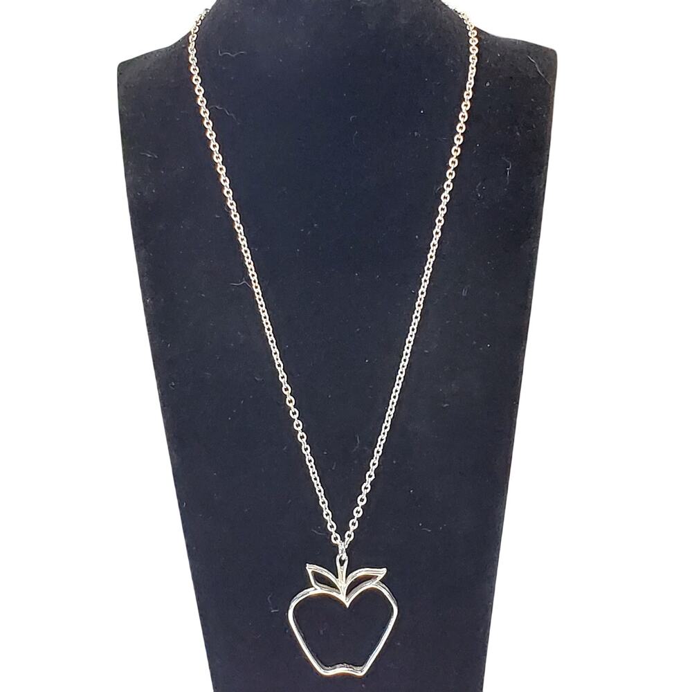 Sara Coventry Silver Tone Apple Pendant Spring Ring Closure Vtg 16"